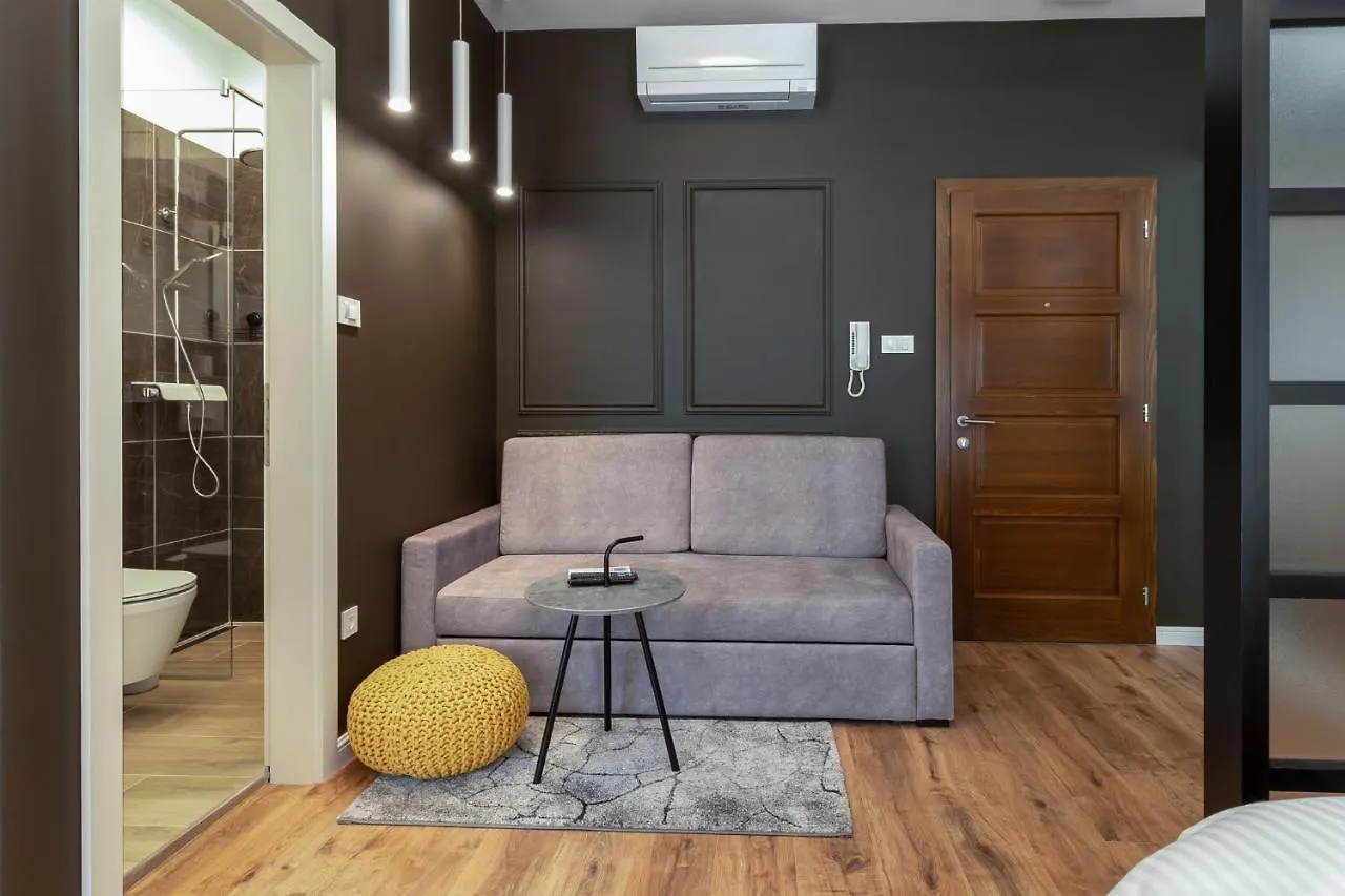 Apartments Barbis Fiume 0*,