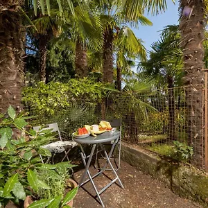  Appartamento Naval With Garden
